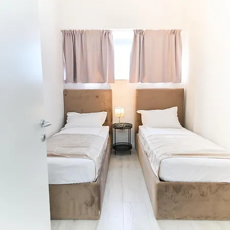 Lukas Apartment *