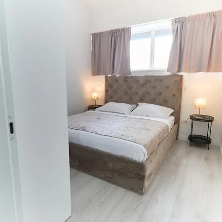 Lukas Apartman Zára