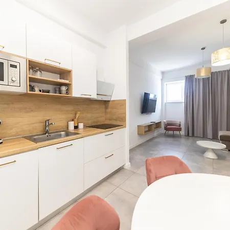 Lukas By Belmont Realty Задар
