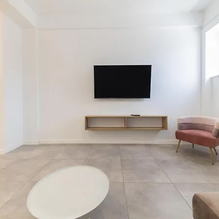 Lukas By Belmont Realty Apartament *