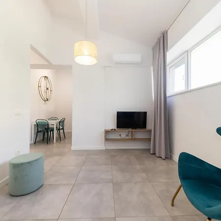 Lukas By Belmont Realty Apartament *